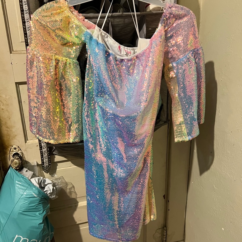 Pretty sparkly dress